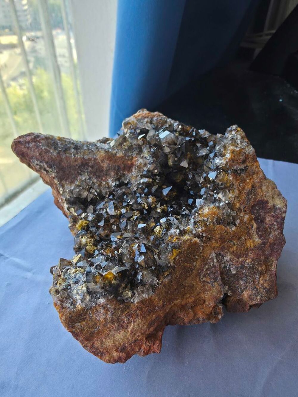 Grand Quartz Fum&eacute; du Katanga RDC-Druse Naturelle 1,05 kg 
