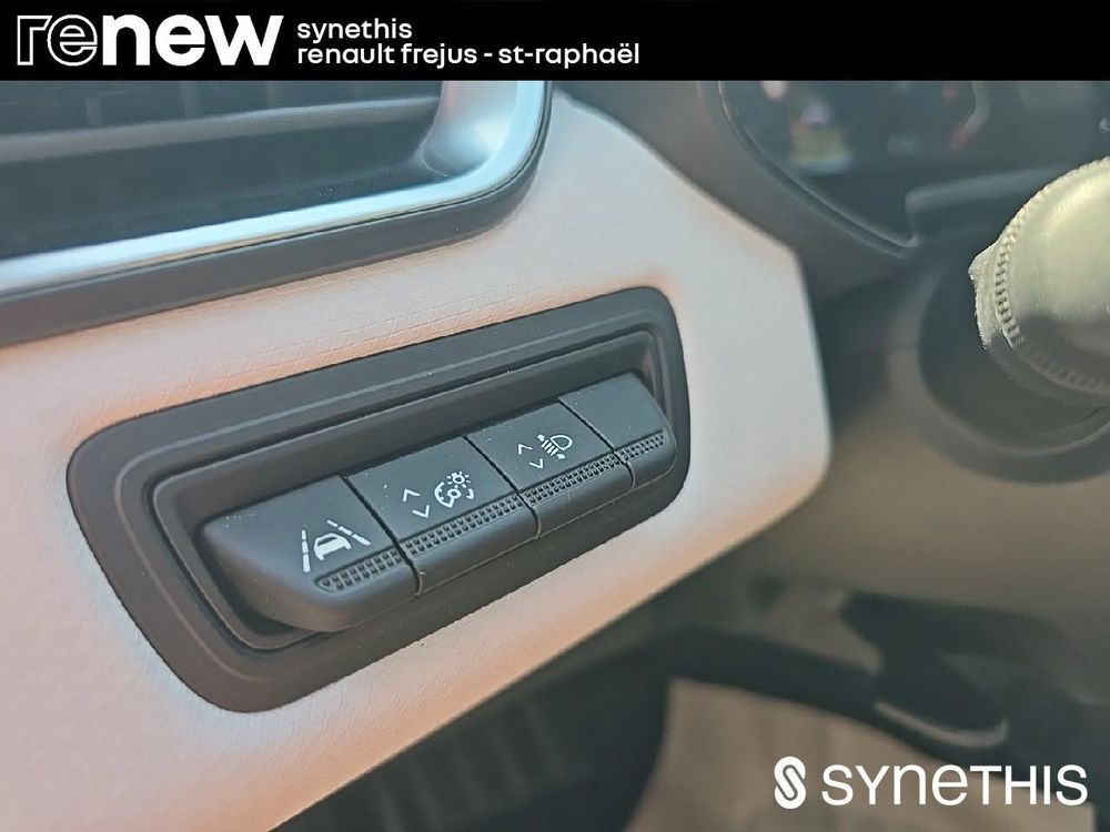 Clio V Clio E-Tech full hybrid 145 Evolution 2022 occasion 83600 Fr&eacute;jus
