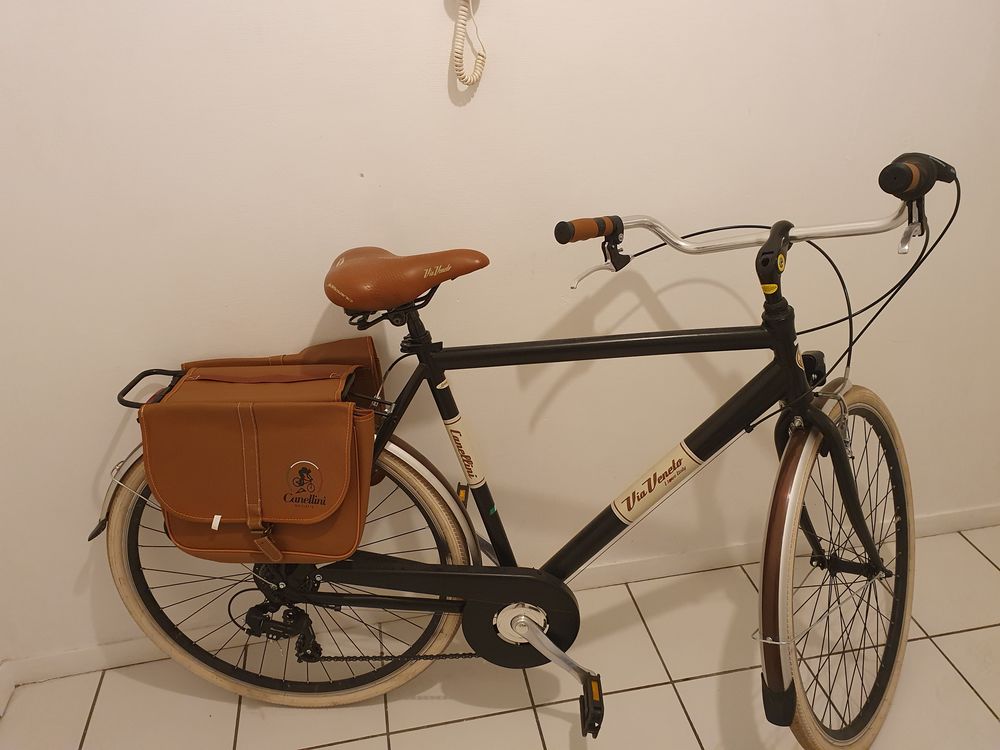 Velo de ville tr&egrave;s bon &eacute;tat Vlos