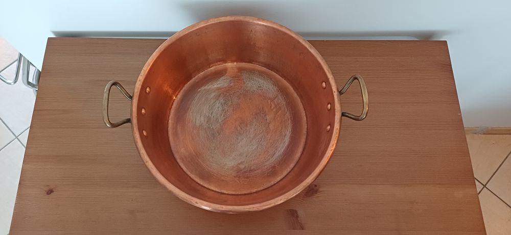 Bassine &agrave; confiture en cuivre martel&eacute; monture bronze Cuisine