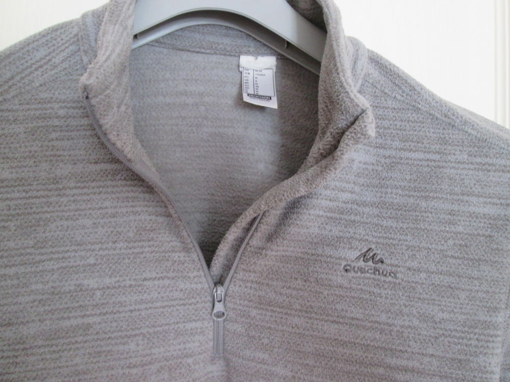 Sweat polaire gris col zipp&eacute; Quechua Decathlon V�tements