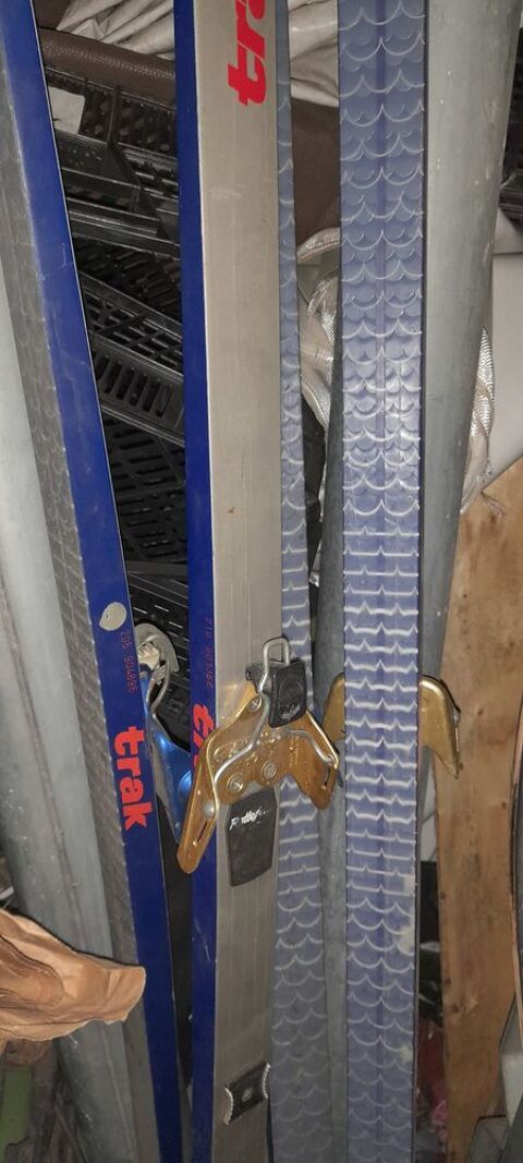 2 paires de ski de fond Track en 205 et 210 12 Mions (69)