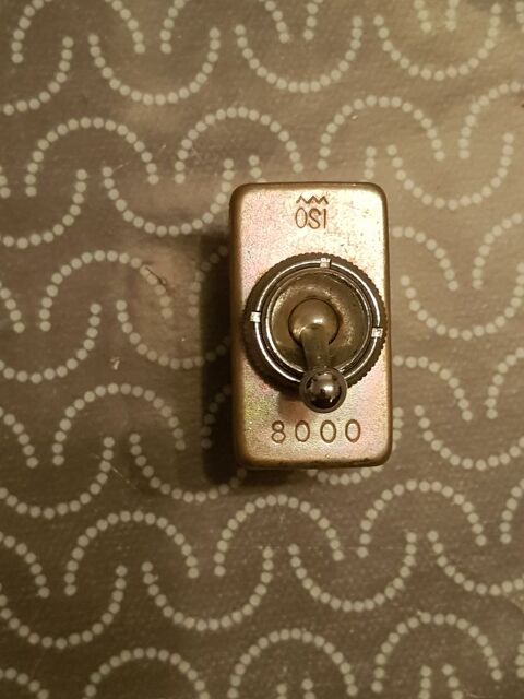 20 interrupteurs vintage industriel 60/70 10 Rethel (08)