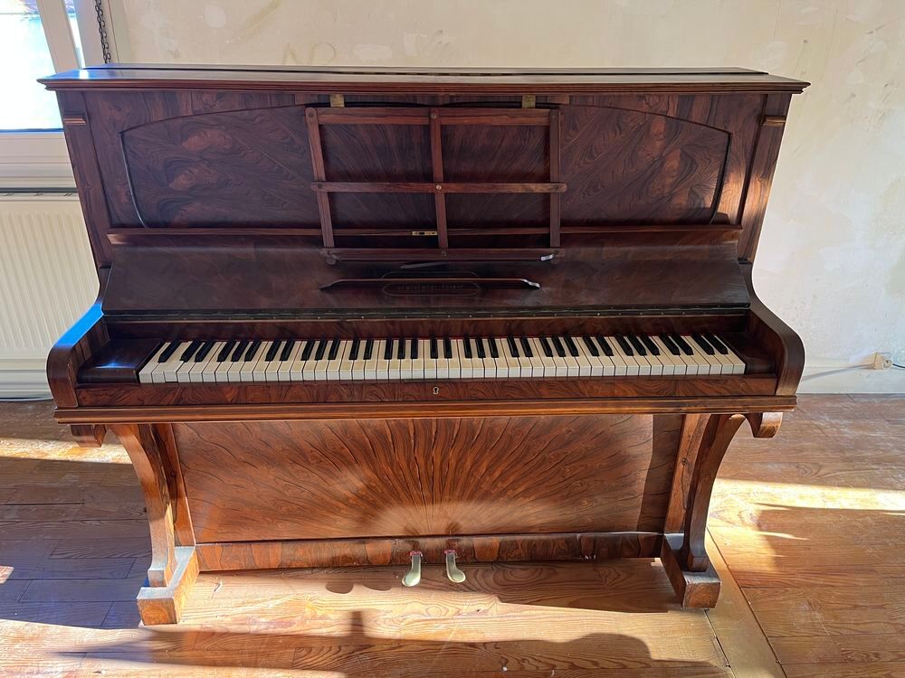 Piano droit Instruments de musique