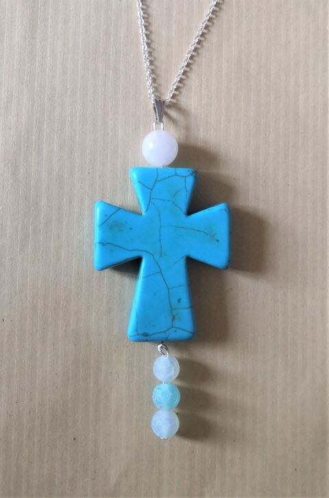Pendentif Grosse croix turquoise et perles naturelles 7 La Seyne-sur-Mer (83)