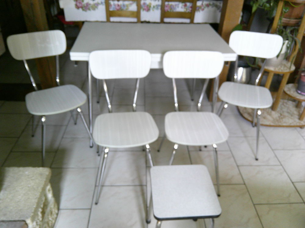 chaises tables et tabourets en formica Meubles