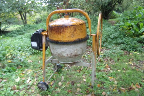 B�tonni�re �lectrique 120 litres 80 M�rs-Erign� (49)