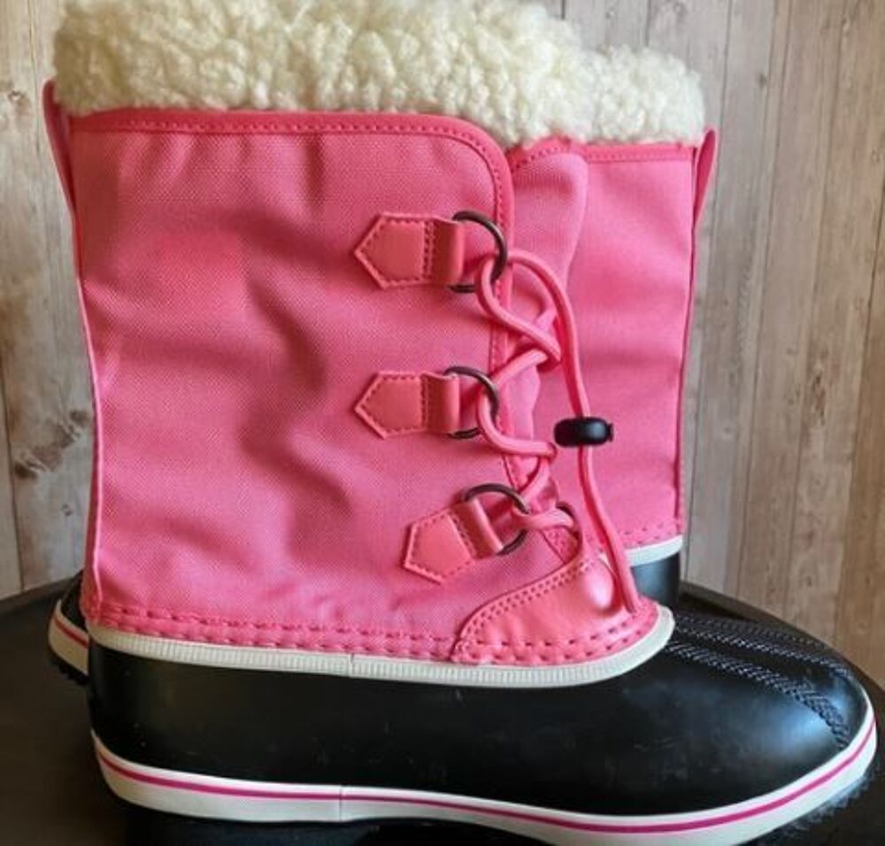 BOTTES LOLLIPOP ROSE neuves jamais port&eacute;es
Maroquinerie