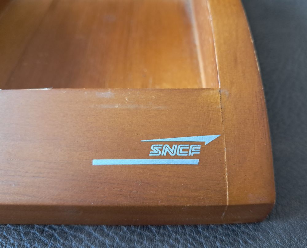 Ramasse monnaie sncf vintage en bois avec rainure 