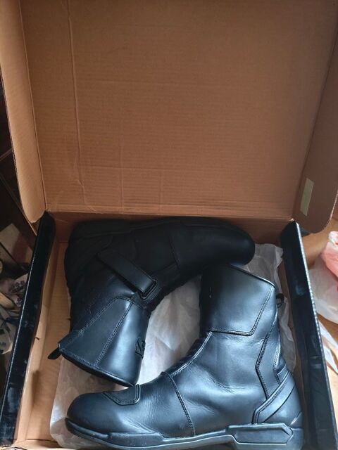 Pi&egrave;ces et &eacute;quipements Moto - Scooter - Quad Pi&egrave;ces et &eacute;quipements Moto - Scooter - Quad  occasion Saint-Denis 93200