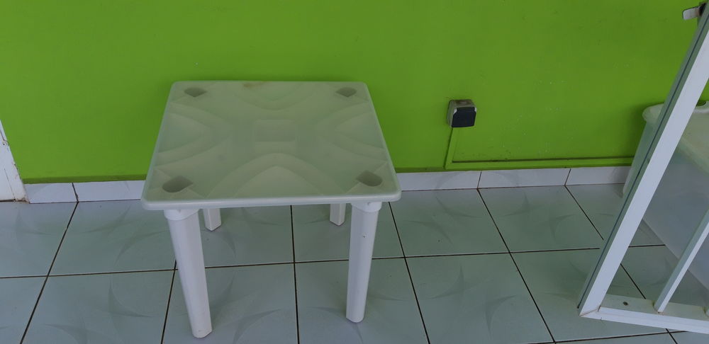 TABLE DE JARDIN Meubles