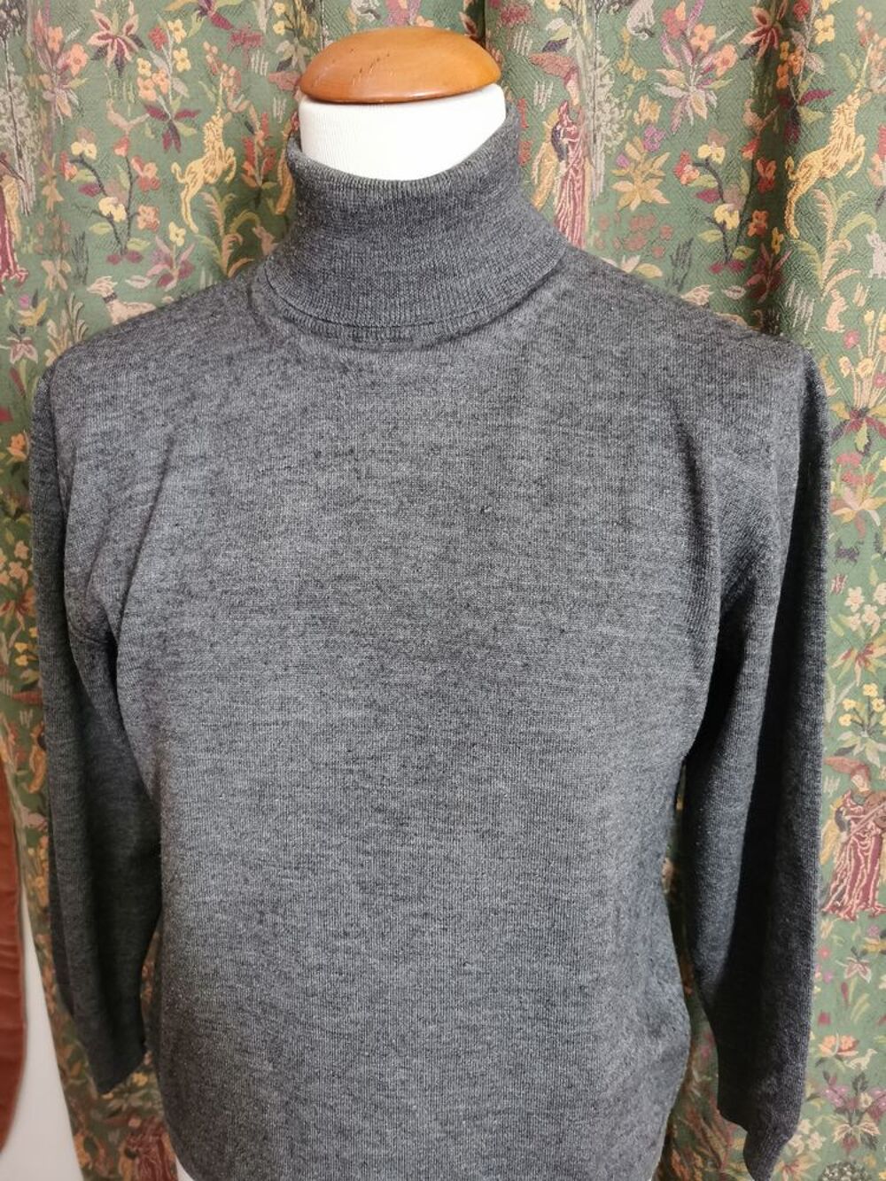 Pull roul&eacute; gris 44 Vêtements