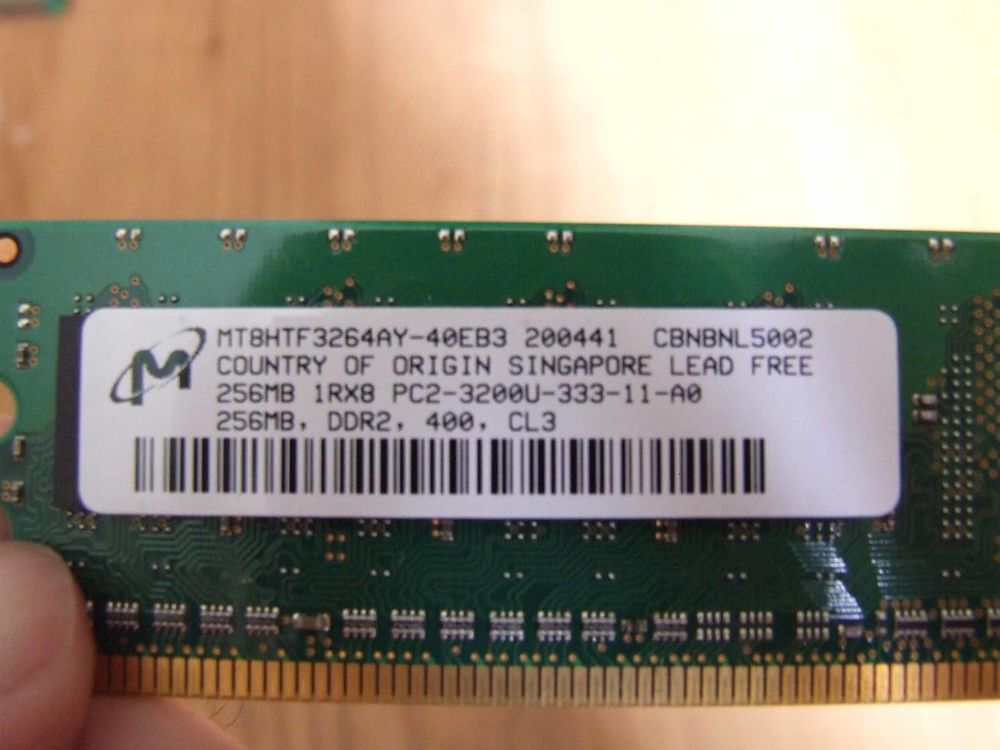Lot de 4 Barrettes m&eacute;moire MICRON, 256 MB, DDR2, TBE Matériel informatique