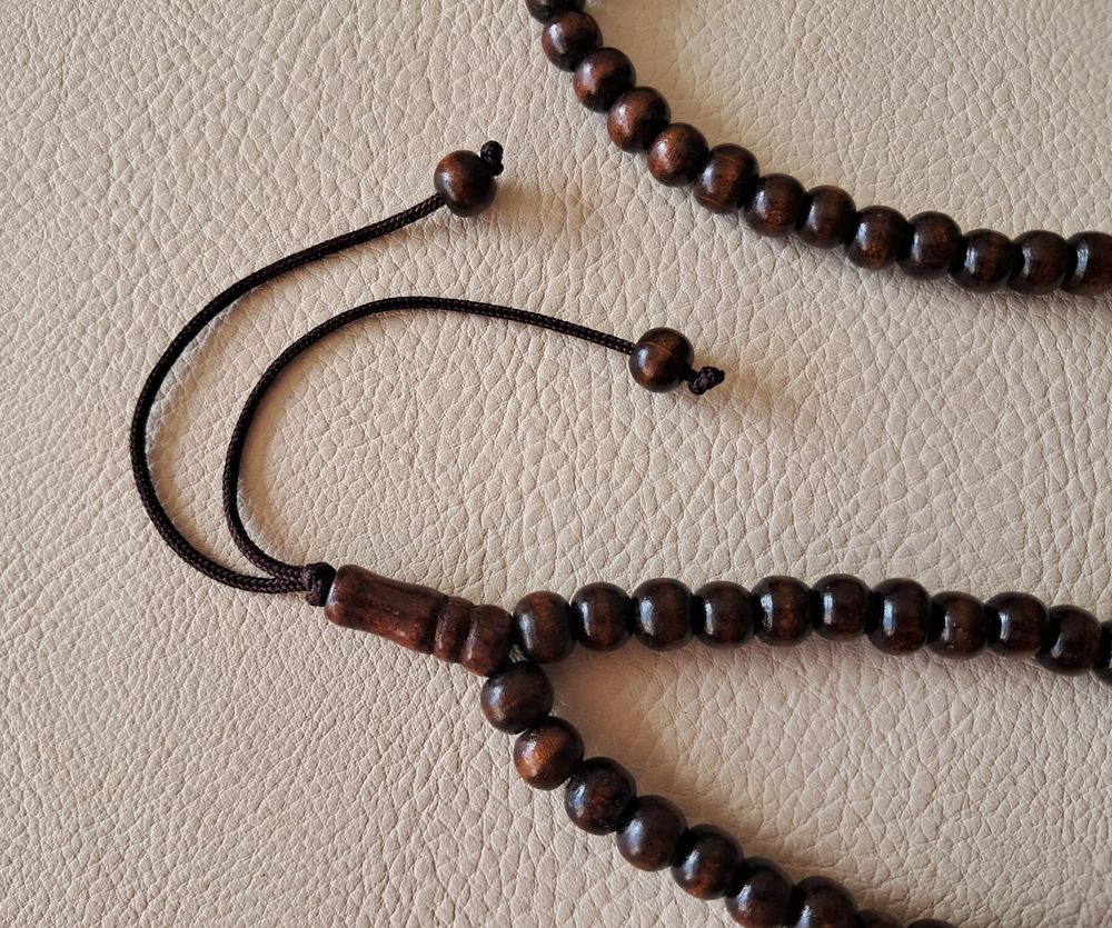 collier de perles en bois diam&egrave;tre 5 mm longueur 42 cm Bijoux et montres