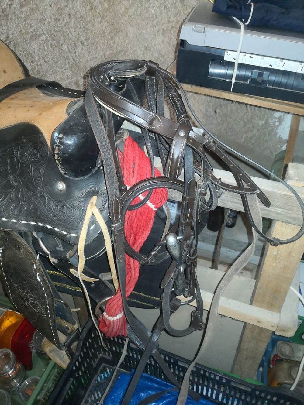 2 selles de cheval plus mors Rennes chambriere Sports