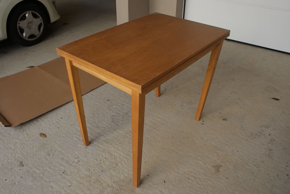 TABLE DE SALON EXTENSIBLE. Meubles