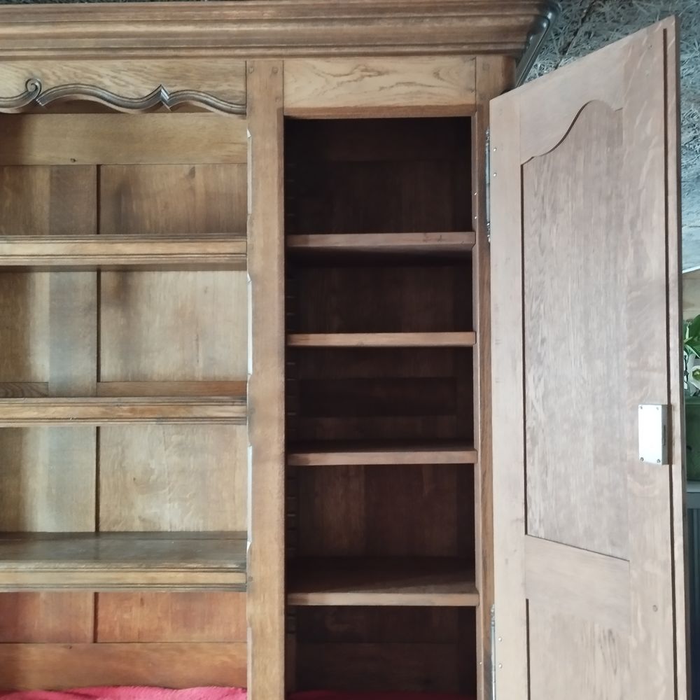 Meuble de salle &agrave; manger en ch&ecirc;ne Meubles