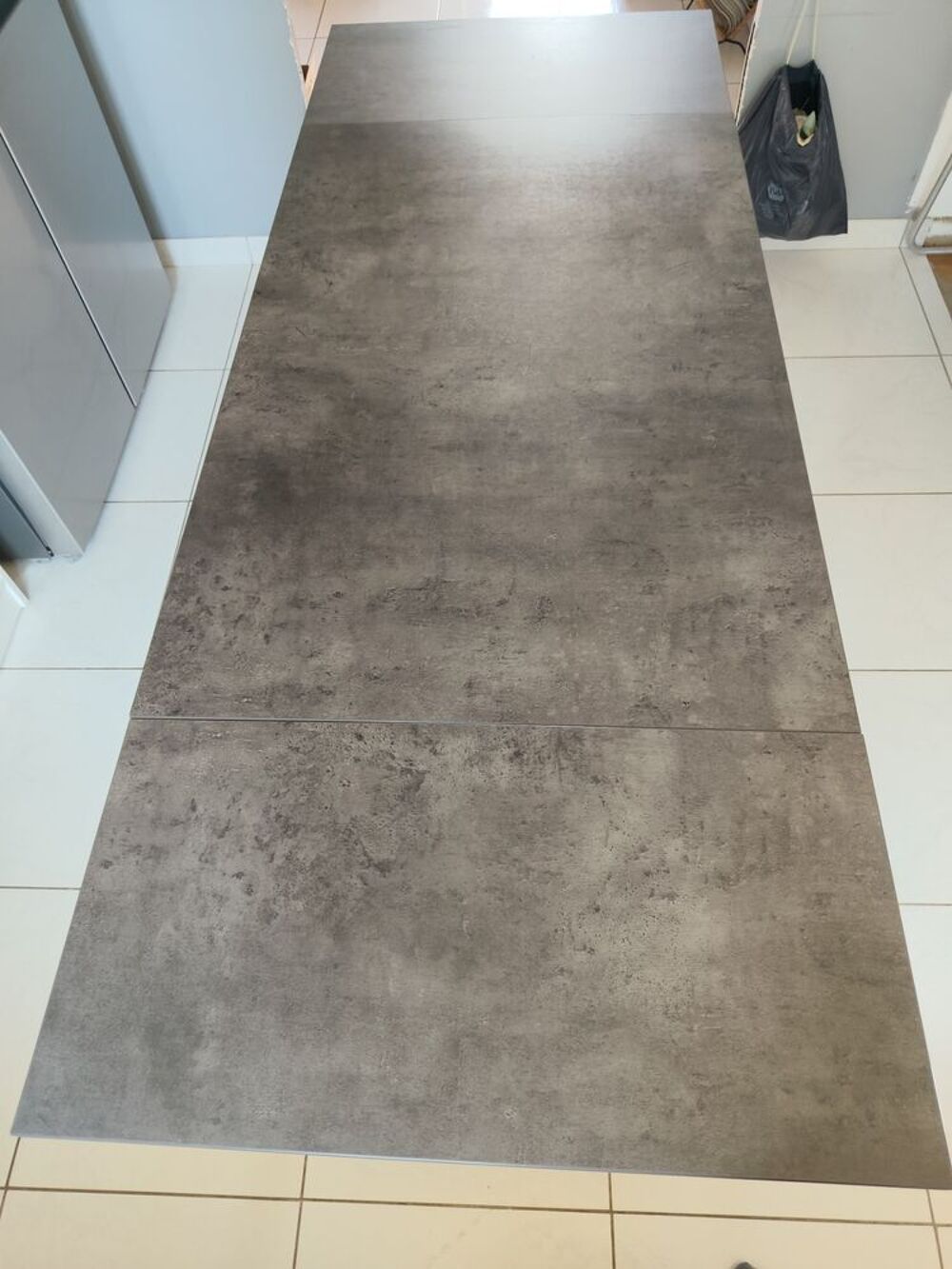 Table cuisine et chaises bois pied m&eacute;tal 110cm Meubles