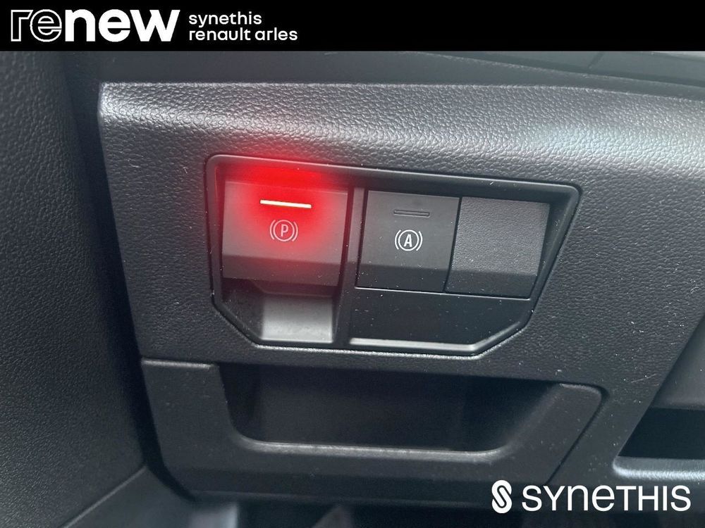 Austral E-Tech hybrid 200 Iconic 2023 occasion 13200 Arles