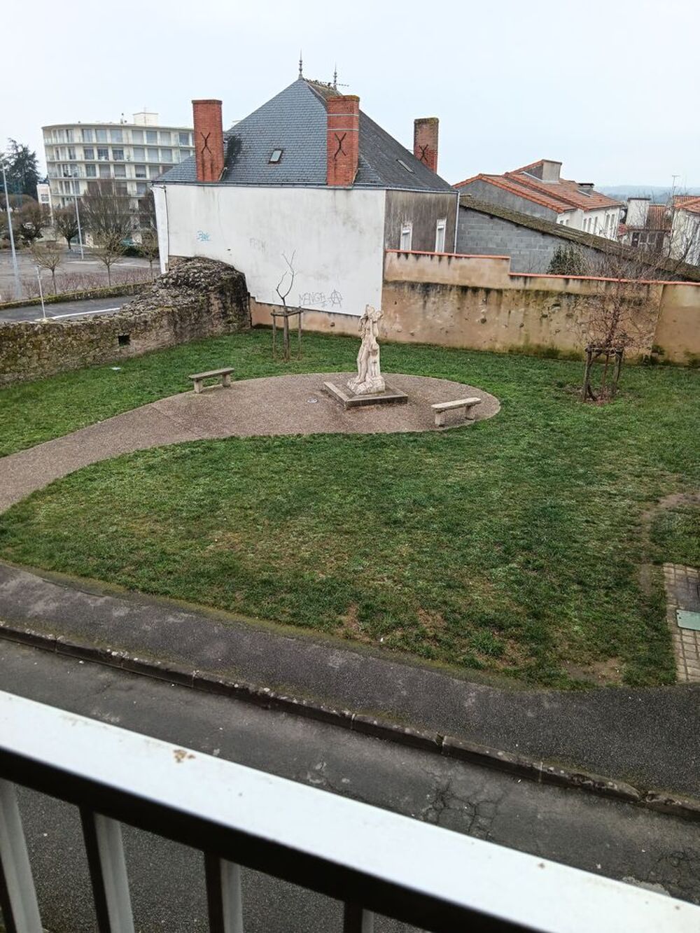 Location Appartement Grand studio Parthenay