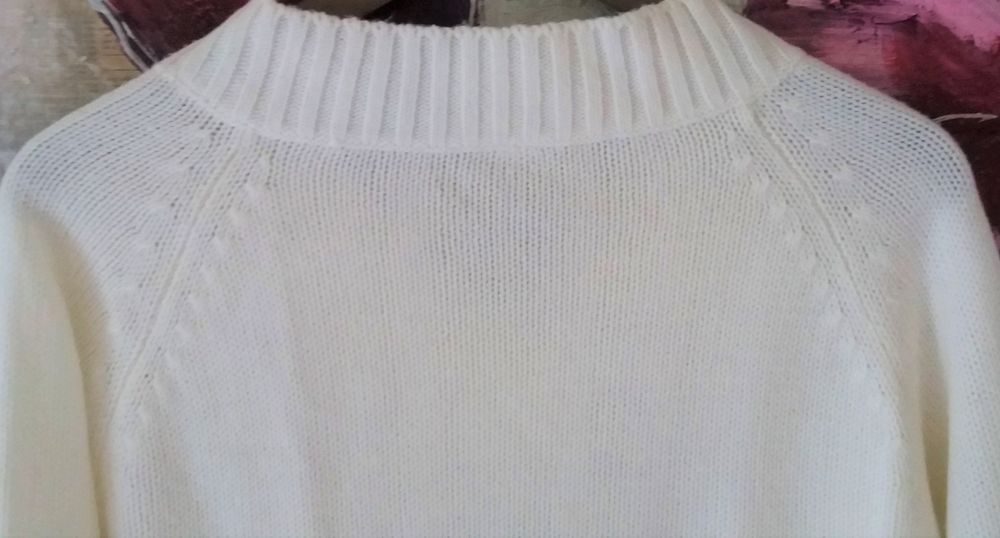 Pull &eacute;cru &agrave; col V pull mi fin tout doux &eacute;tat neuf T 38 - 40 Vêtements