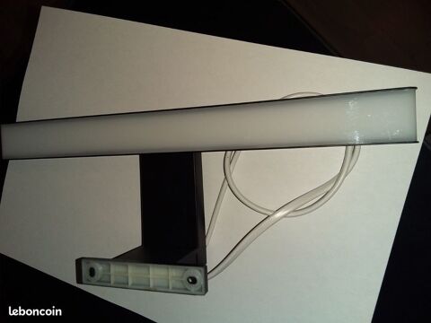 Applique pour miroir s.d.b Serres-Castet (64)