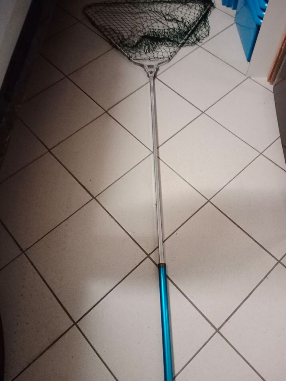 Lot de cannes p&ecirc;che au mort mani&eacute; Sports