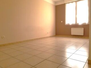  Appartement à louer 3/4 pièces 89 m²