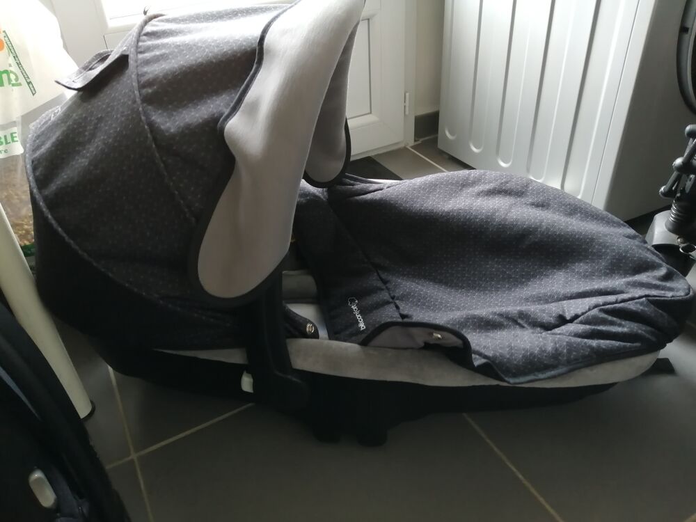 Poussette trio Pu�riculture