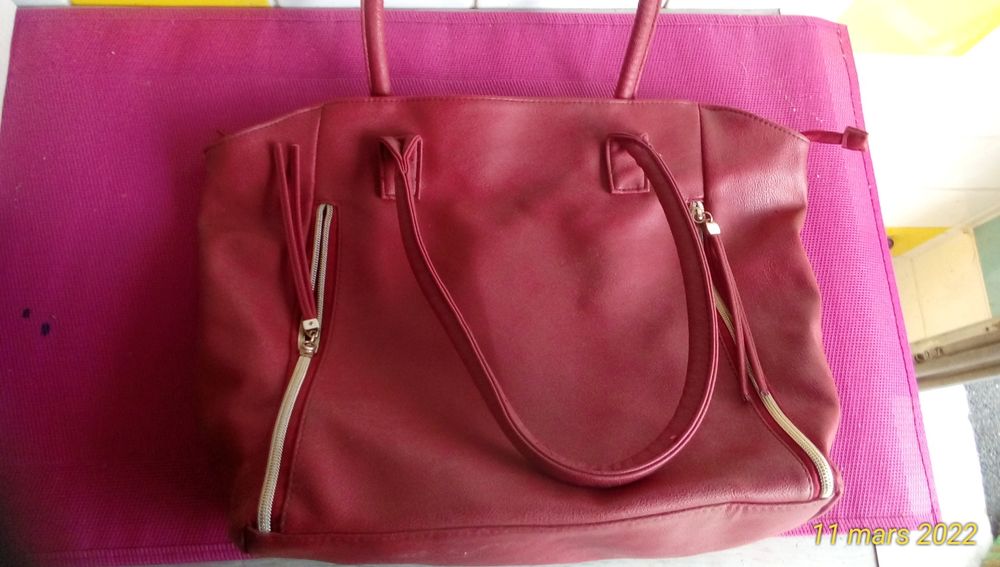 Sac &agrave; main. Maroquinerie