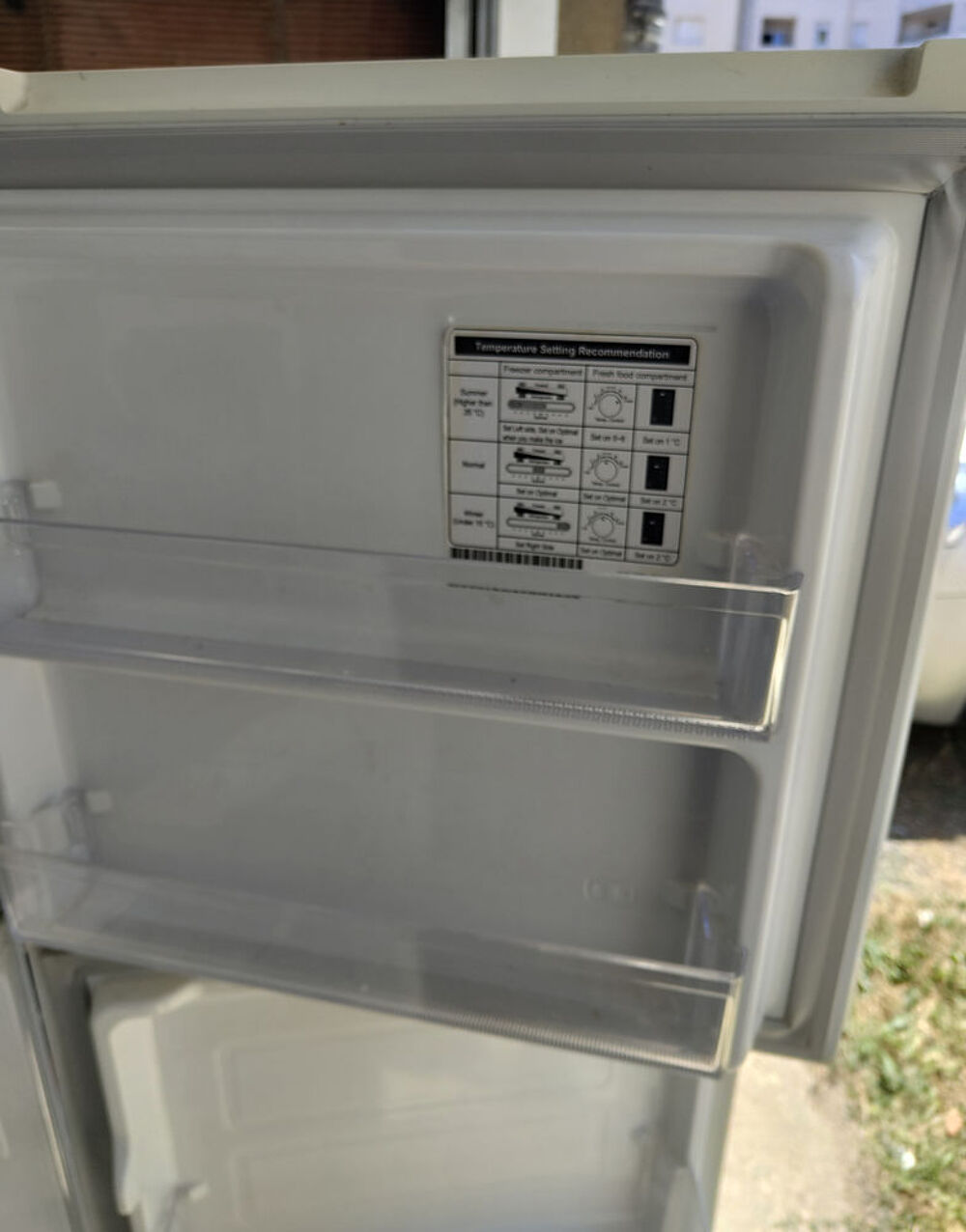 R&eacute;frig&eacute;rateur cong&eacute;lateur 
SAMSUNG 
Model RT25FARADWW-EF Electroménager