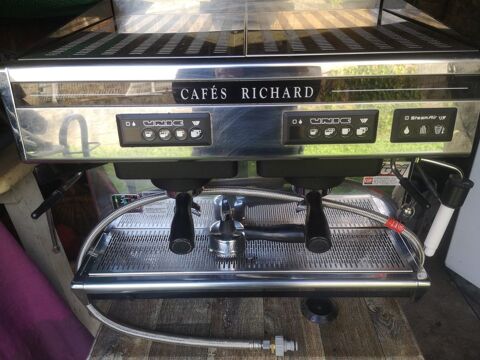 Cafeti�re expresso caf� Richard marque unic.
420 Privezac (12)