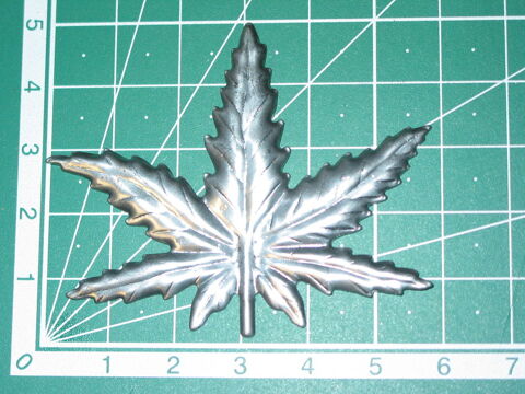 Feuille CANNABIS acier embouti pour lampe lustre applique lu 4 Marseille 13 (13)