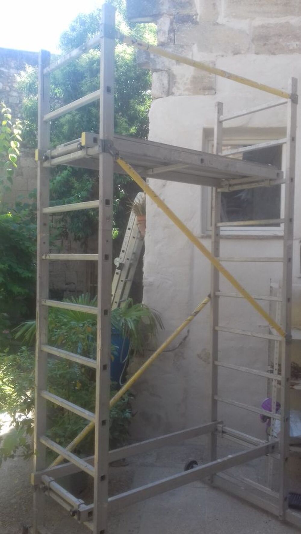 Echafaudage facile et tr&egrave;s stable Bricolage