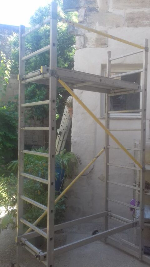 Echafaudage facile et tr�s stable 350 Saint-Gilles (30)