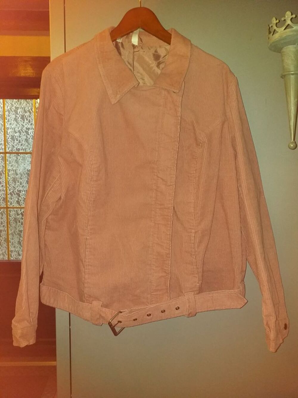 Blouson/veste en velours c&ocirc;tel&eacute; fermeture et ceinture Vêtements