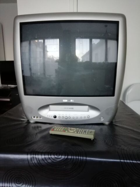 T�l�viseur � cassettes VHS 30 Dieppe (76)