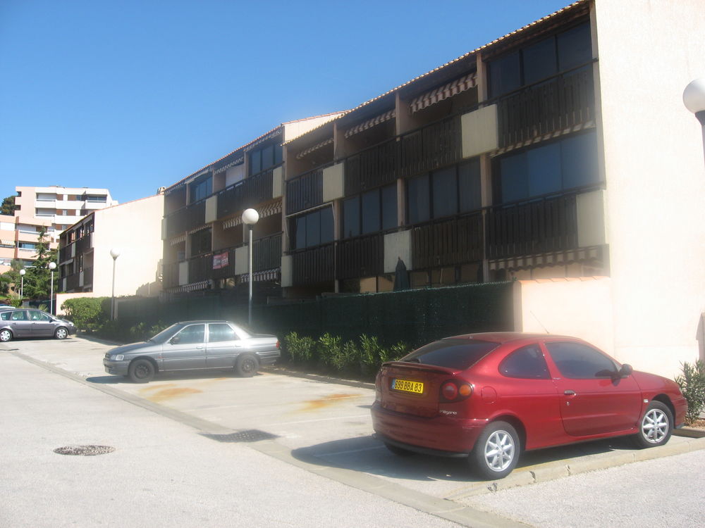 Location Appartement T2 MEUBLE 1er PARKING PRIVE, RESIDENCE SECURISEE 1à 2 Person La seyne-sur-mer