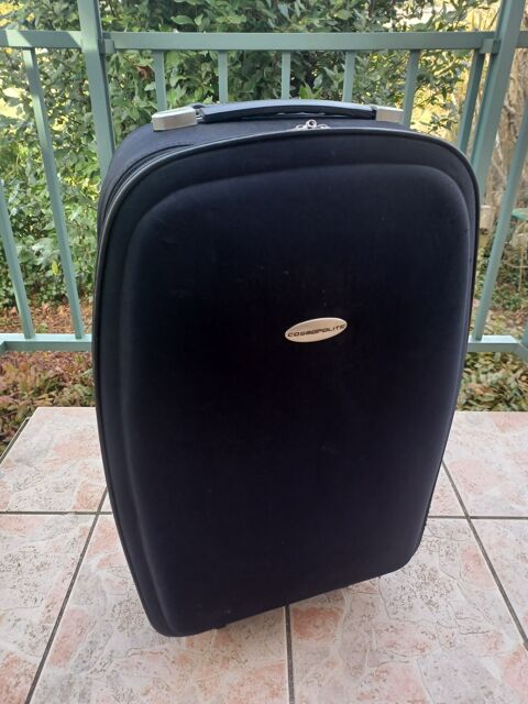 Valise rigide Cosmopolite 18 Montigny-Lencoup (77)