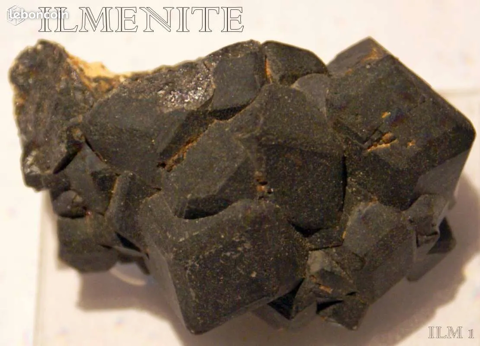 ILMENITE : Minraux de collection 30 Saint-Mdard (16)