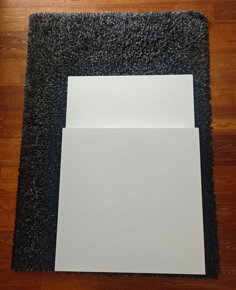 Table basse pivotante FLY + tapis gris/noir Tr&egrave;s bon &eacute;tat Meubles