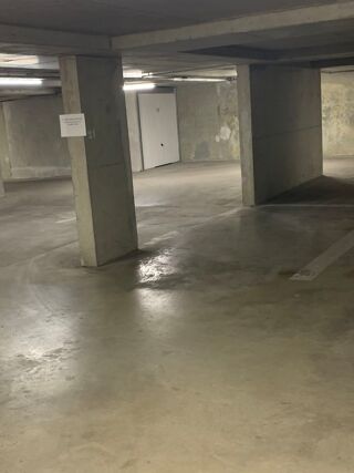 Remise / Grange à louer 1 pièce 14 m²