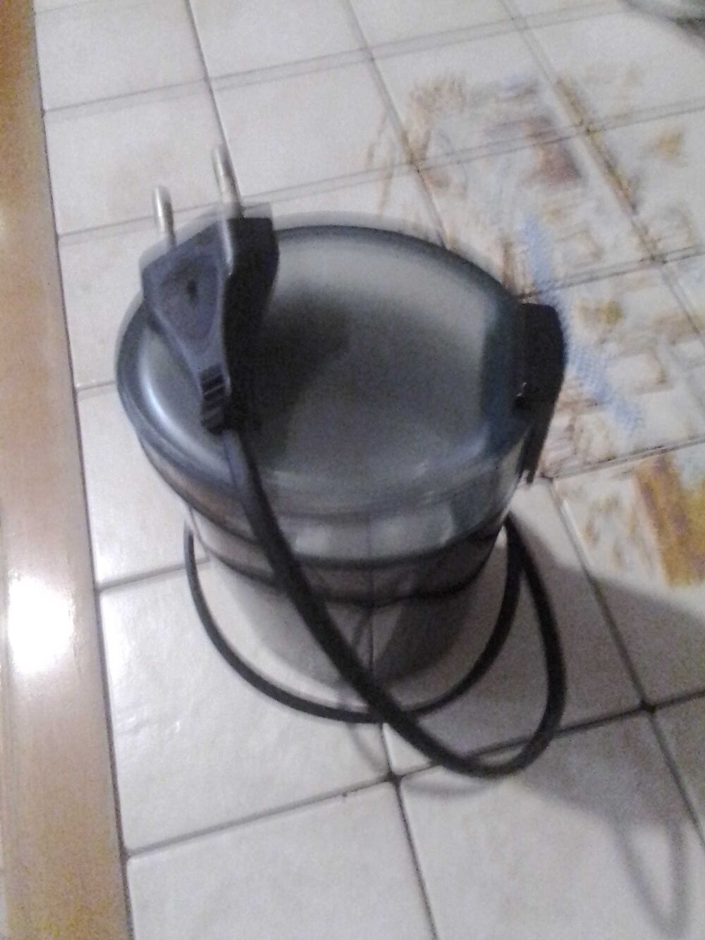 petit appareil de marque Krups 75pour broyer le caf&eacute; en grains Electroménager