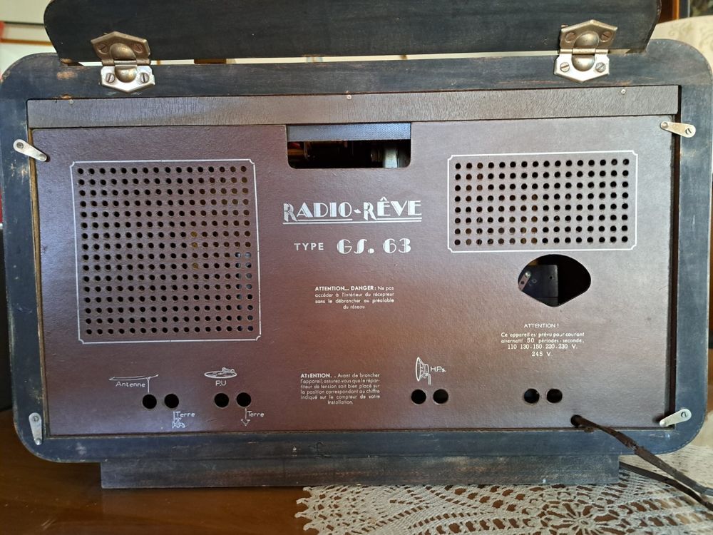 ANCIEN POSTE RADIO TOURNE DISQUE RADIO REVE mod&egrave;le GS 63
