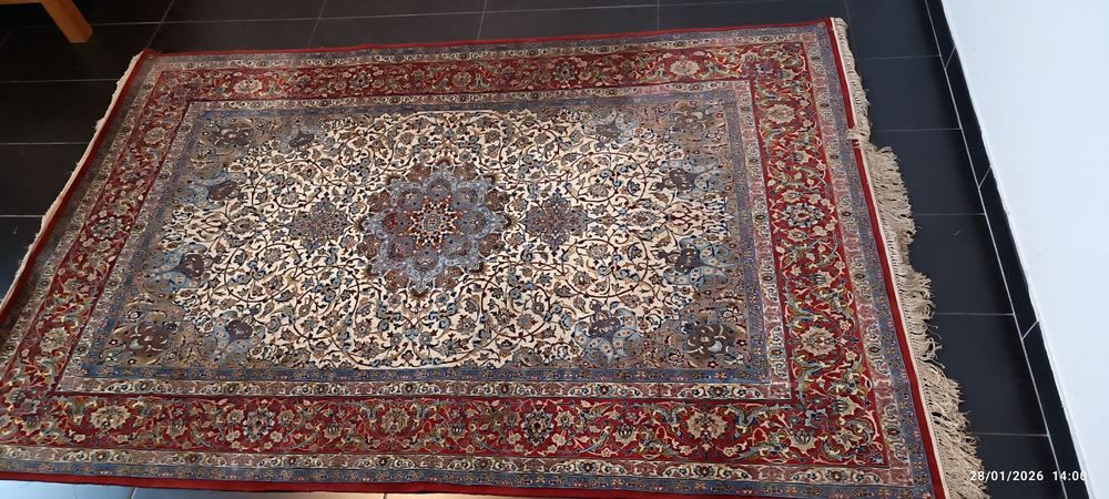 Deux Tapis Persans: 1 ISPAHAN &amp; 1 Nain Décoration