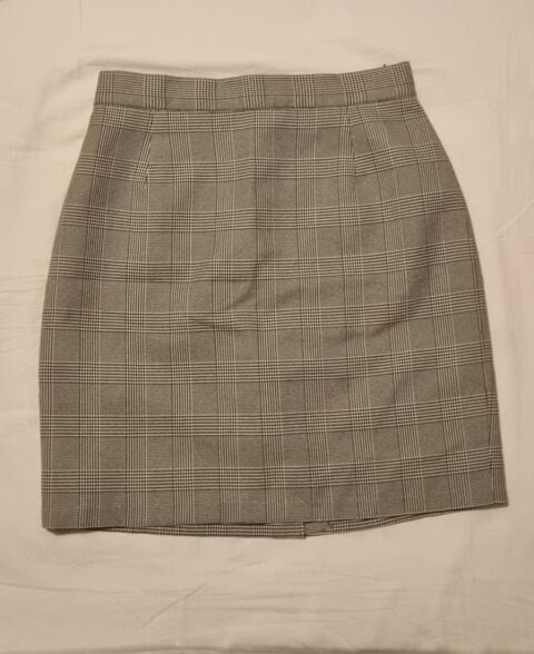 Minijupe carreaux gris ? Taille 40 5 Aix-les-Bains (73)