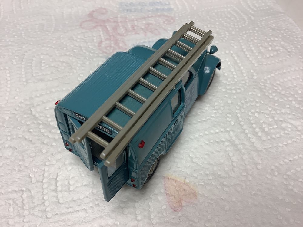CITRO&Euml;N 2CV FOURGONNETTE 1/43 voiture miniature 