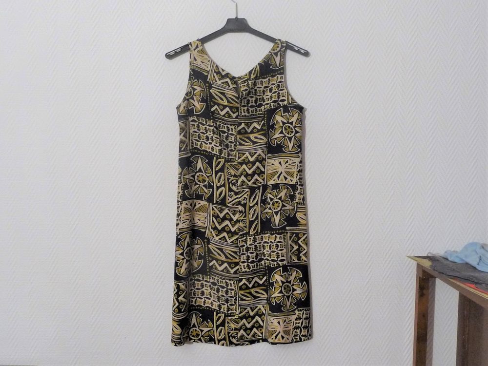 Robe Cintr&eacute;e Mi Longue 100% Viscose Bleu Marine Beige- Canda Vêtements