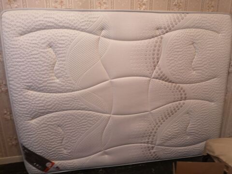 MATELAS - ETAT PRESQUE NEUF Noyon (60)