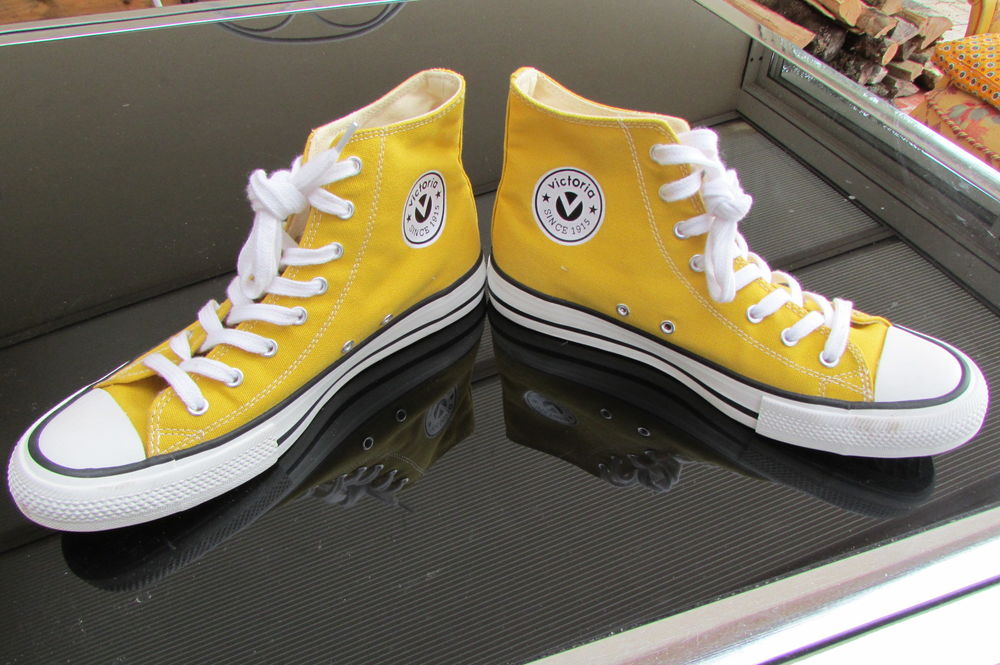 Basket montantes EN TOILE MOUTARDE Victoria TRIBU Chaussures